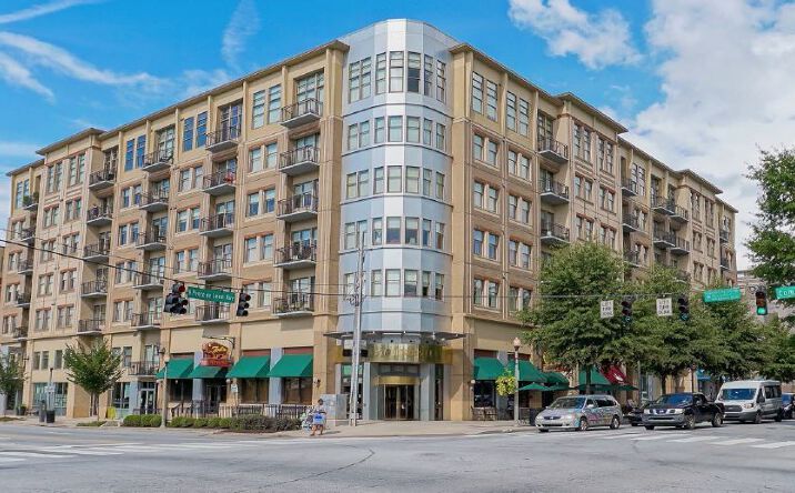 Pictures of Retail property located at 201 W Ponce de Leon Avenue, Decatur, GA 30030 for lease - image #1