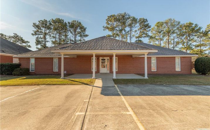 Pictures of Office property located at 3701 18th Ave, Phenix City, AL 36867 for lease - image #1