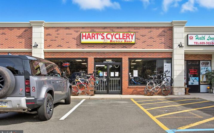 Pictures of Retail, Office property located at 7 NJ-31, Pennington, NJ 08534 for lease - image #1
