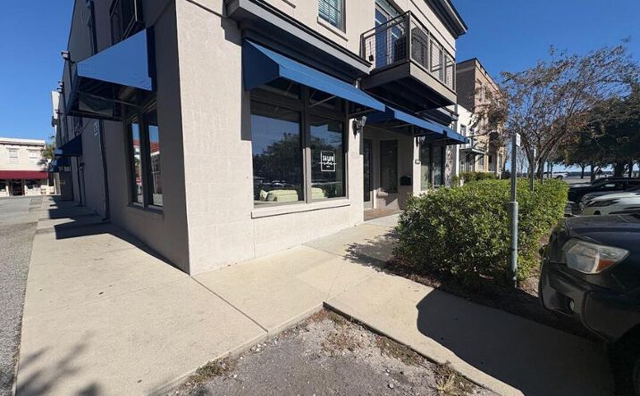 Pictures of Retail, Office property located at 700 Bay St, Beaufort, SC 29902 for lease - image #1