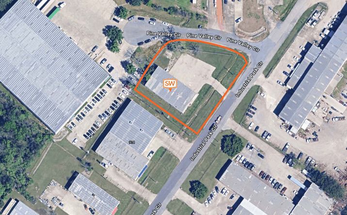 Pictures of Industrial property located at 918 Industrial Park Cir, Bessemer, AL 35022 for lease - image #1