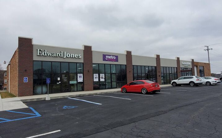 Pictures of Retail property located at 1110 Sagamore Pkwy W, West Lafayette, IN 47906 for lease - image #1