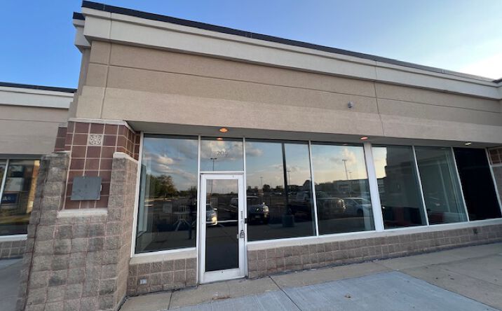 Pictures of Retail property located at 201 N Randall Rd, Batavia, IL 60510 for lease - image #1