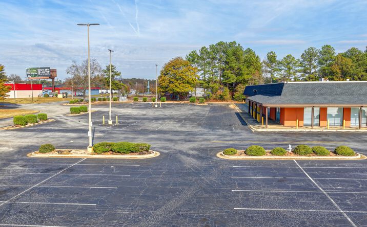 Pictures of Retail property located at 2626 Rainbow Way, Decatur, GA 30034 for lease - image #1