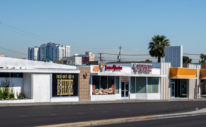 Pictures of Restaurant, Retail property located at 608 S Maryland Pkwy, Las Vegas, NV 89101 for lease - image #1