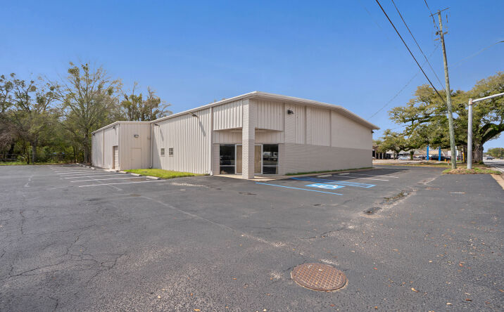 Pictures of Retail property located at 3107 SpringHill Ave, Mobile, AL 36607 for lease - image #1