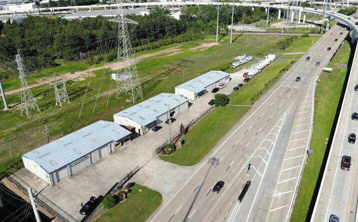 Pictures of Industrial property located at 6690 North Sam Houston Pkwy W, Houston, TX 77041 for lease - image #1