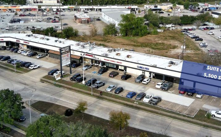 Pictures of Retail property located at 11555 S Wilcrest Dr, Houston, TX 77099 for lease - image #1