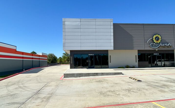 Pictures of Retail property located at 25245 Kuykendahl Rd, Tomball, TX 77375 for lease - image #1