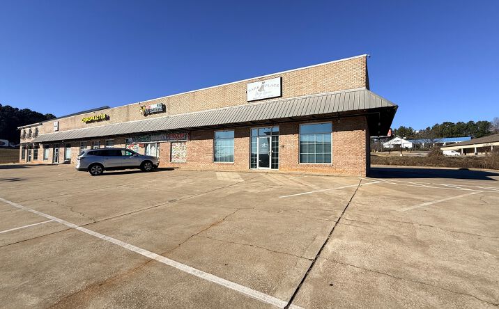 Pictures of Office, Retail property located at 941 Moores Ferry Rd, Villa Rica, GA 30180 for lease - image #1