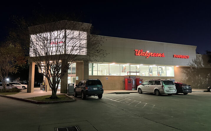 Pictures of Retail property located at 101 W Southmore Ave, Pasadena, TX 77502 for lease - image #1