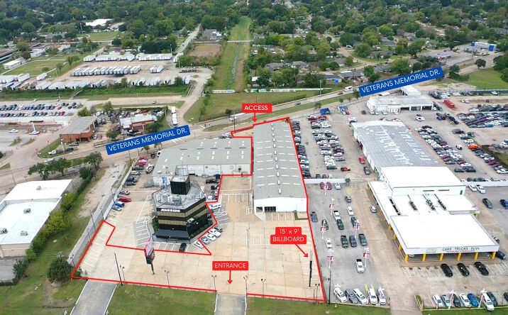 Pictures of Industrial, Retail property located at 8245 North Fwy Bldg C, Houston, TX 77037 for lease - image #1