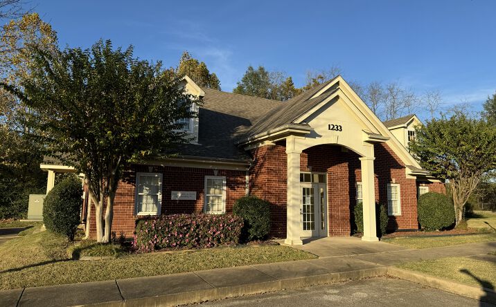 Pictures of Office property located at 1233 Macon View Dr, Cordova, TN 38018 for lease - image #1