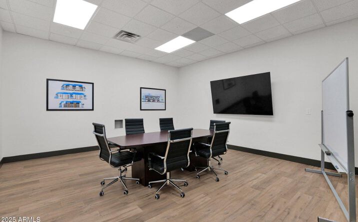 Pictures of Retail, Office, Special Purpose property located at 334 E Hatcher Rd, Phoenix, AZ 85020 for lease - image #1