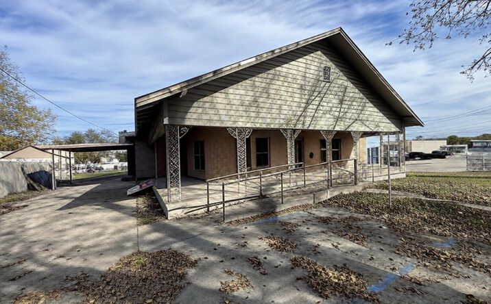 Pictures of Office property located at 106 W Josephine St, Weatherford, TX 76086 for lease - image #1