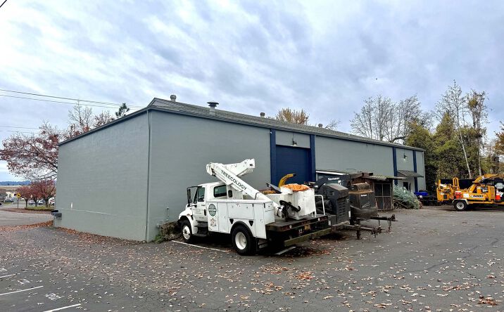 Pictures of Industrial property located at 2221 SE Ochoco St, Portland, OR 97222 for lease - image #1