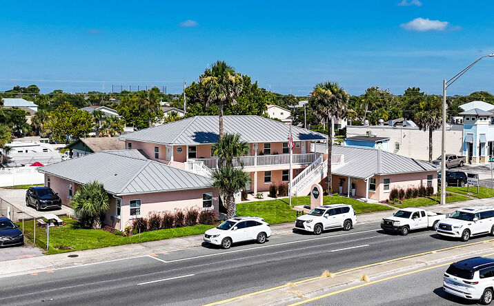 Pictures of Office property located at 830 3rd St S, Jacksonville Beach, FL 32250 for lease - image #1