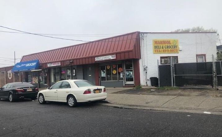 Pictures of Restaurant property located at 105 Westbury Boulevard, Hempstead, NY 11550 for lease - image #1