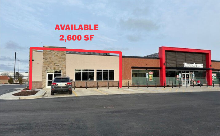 Pictures of Retail property located at 823 W Lake St, Roselle, IL 60172 for lease - image #1