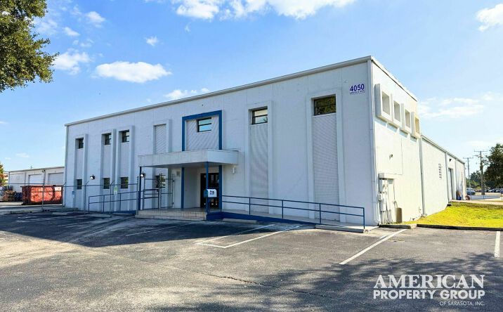 Pictures of Industrial property located at 4050 Middle Ave, Sarasota, FL 34234 for lease - image #1
