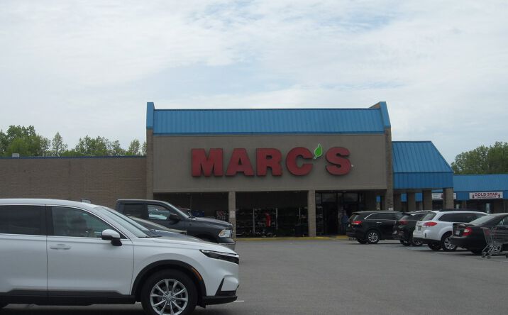 Pictures of Retail property located at 4755 Mahoning Avenue, Austintown, OH 44515 for lease - image #1