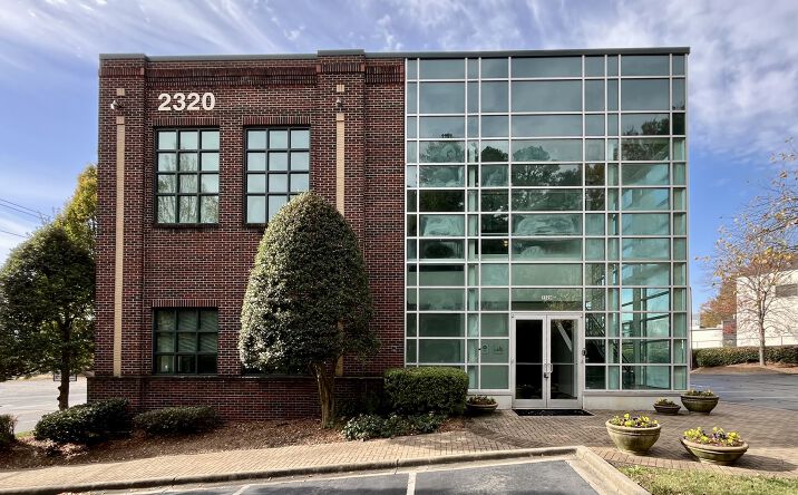 Pictures of Office property located at 2320 W Morehead St, Charlotte, NC 28208 for lease - image #1