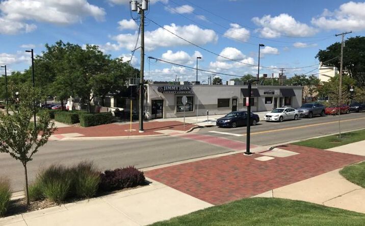 Pictures of Retail property located at 135 Lincoln Ave, Youngstown, OH 44503 for lease - image #1