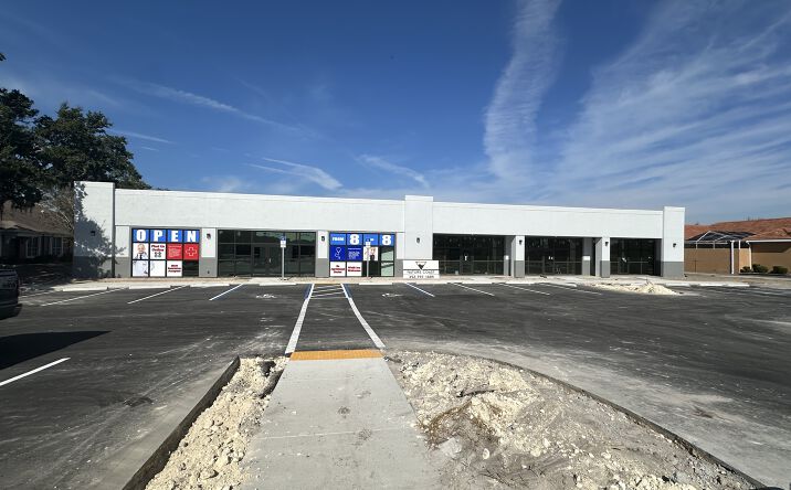 Pictures of Retail, Restaurant, Office property located at 5491 Commercial Way, Spring Hill, FL 34606 for lease - image #1