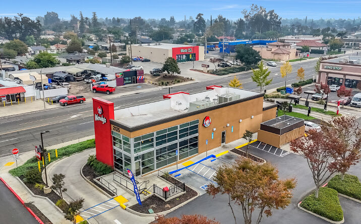 Pictures of Retail, Restaurant property located at 2125 N Dinuba Blvd, Visalia, CA 93291 for lease - image #1