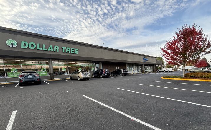 Pictures of Retail property located at 6868 SE Foster Rd, Portland, OR 97206 for lease - image #1