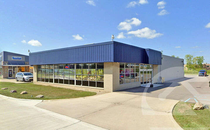 Pictures of Retail property located at 22720 Allen Rd, Woodhaven, MI 48183 for lease - image #1