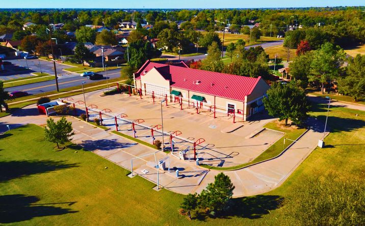 Pictures of Retail property located at 1308 S Santa Fe Ave, Edmond, OK 73003 for lease - image #1