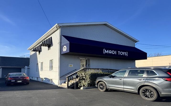 Pictures of Retail, Office property located at 13 Coral St, Edison, NJ 08837 for lease - image #1