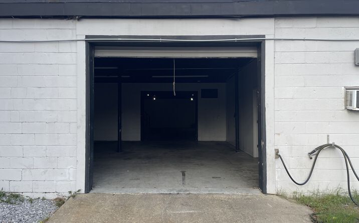 Pictures of Industrial property located at 1417 W Cervantes St, Pensacola, FL 32501 for lease - image #1