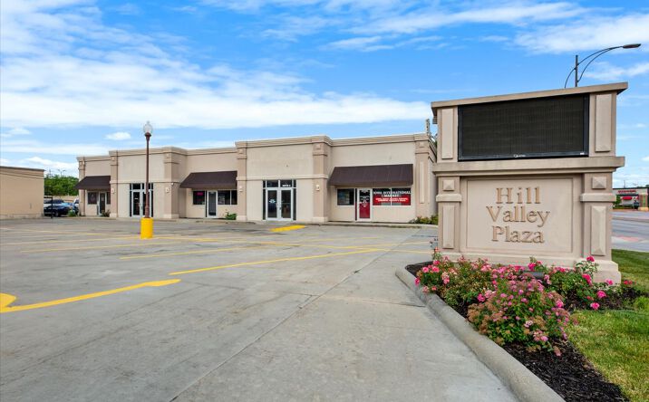Pictures of Retail, Office, Restaurant property located at 1509 W Broadway, Council Bluffs, IA 51501 for lease - image #1