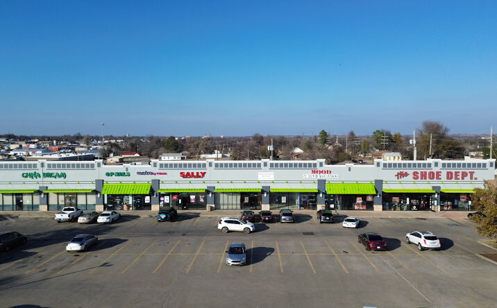 Pictures of Retail property located at 1712 S 1st St, Chickasha, OK 73018 for lease - image #1