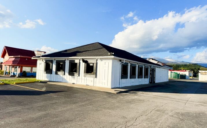 Pictures of Retail, Restaurant property located at 913 Rivergate Pkwy, Goodlettsville, TN 37072 for lease - image #1