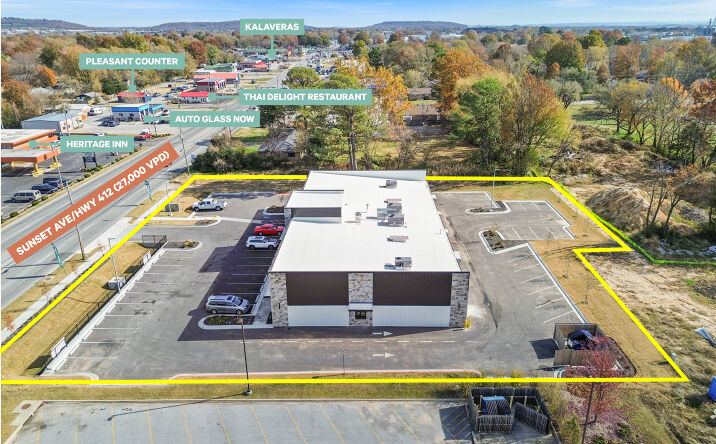 Pictures of Retail property located at 1415-1443 W Sunset Ave, Springdale, AR 72753 for lease - image #1