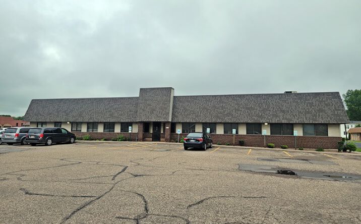 Pictures of Retail, Office property located at 300 S Peach Ave, Marshfield, WI 54449 for lease - image #1