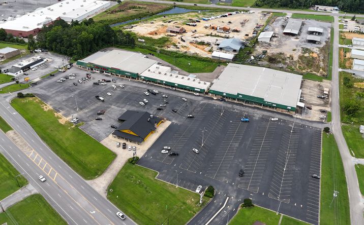 Pictures of Retail property located at 1460 W Main St, Centre, AL 35960 for lease - image #1