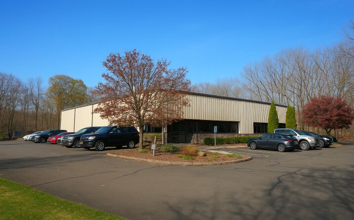 Pictures of Industrial property located at 325 Riggs St, Oxford, CT 06478 for lease - image #1