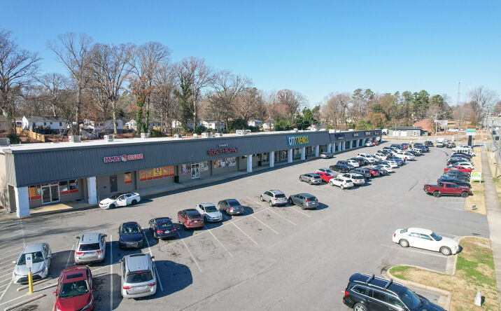 Pictures of Retail property located at 1920 Coliseum Blvd, Greensboro, NC 27403 for lease - image #1