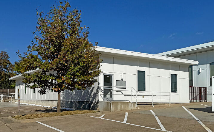 Pictures of Office property located at 400 W Virginia St, McKinney, TX 75069 for lease - image #1