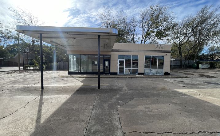 Pictures of Retail property located at 501 Palo Pinto St, Weatherford, TX 76086 for lease - image #1