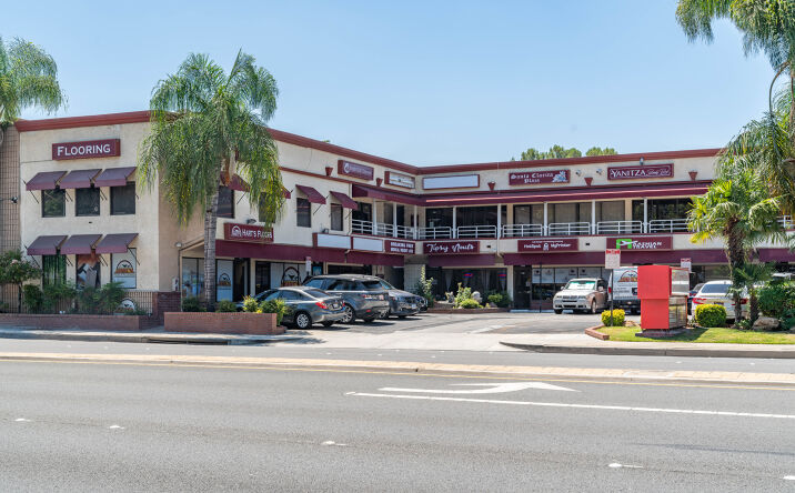 Pictures of Retail property located at 23942 Lyons Ave, Santa Clarita, CA 91321 for lease - image #1