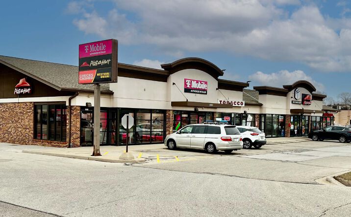 Pictures of Retail property located at 10380-10400 W Silver Spring Dr, Milwaukee, WI 53225 for lease - image #1