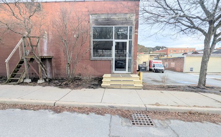 Pictures of Office property located at 443 Railroad St, Unit 6 Saint Johnsbury, VT 05819, St Johnsbury, VT 05819 for lease - image #1