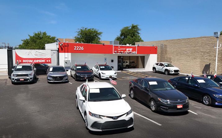 Pictures of Retail property located at 2226 Camelback Rd, Phoenix, AZ 85015 for lease - image #1