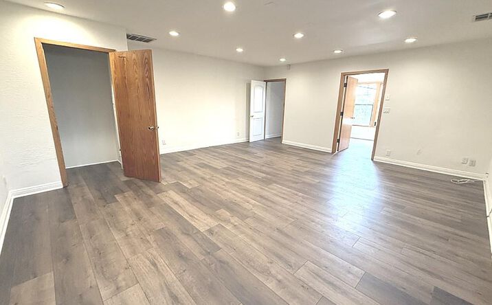 Pictures of Retail, Office property located at 337 Washington Blvd, Marina del Rey, CA 90292 for lease - image #1