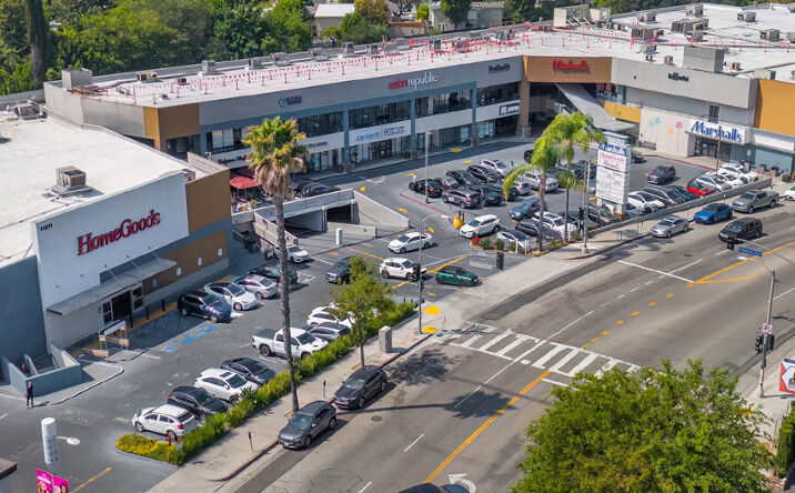 Pictures of Retail property located at 11211 Ventura Blvd, Los Angeles, CA 91604 for lease - image #1